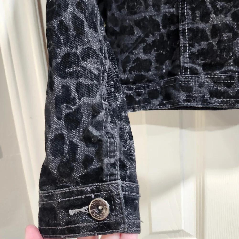 Justice Girls Size 10 Black Grey Leopard Animal Print Denim Trucker Jacket
